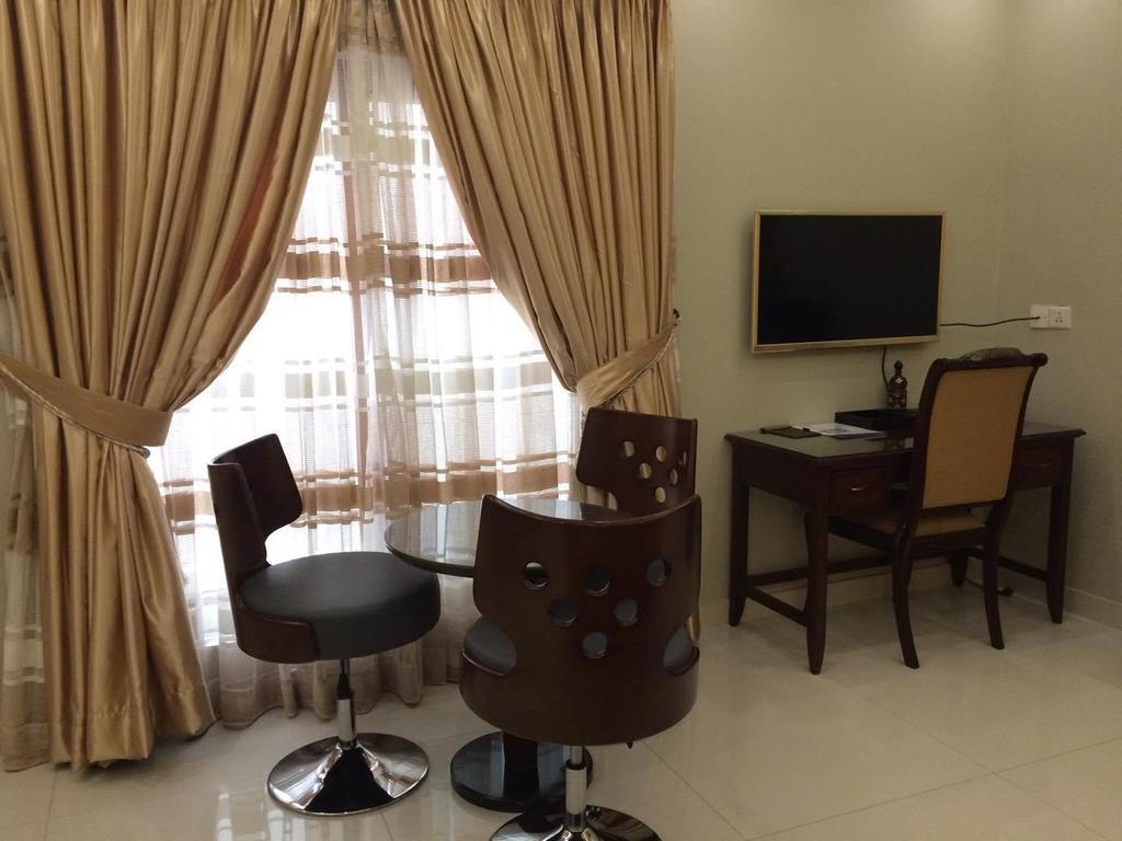 Orchards Cottage Hotel Karachi Esterno foto